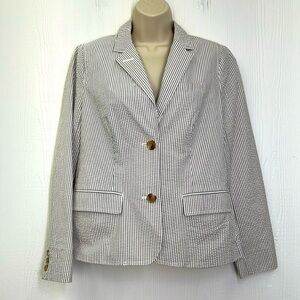 GAP - Seersucker Gray And White Stripe 2 Button 2 Pocket Lightweight Blazer 6